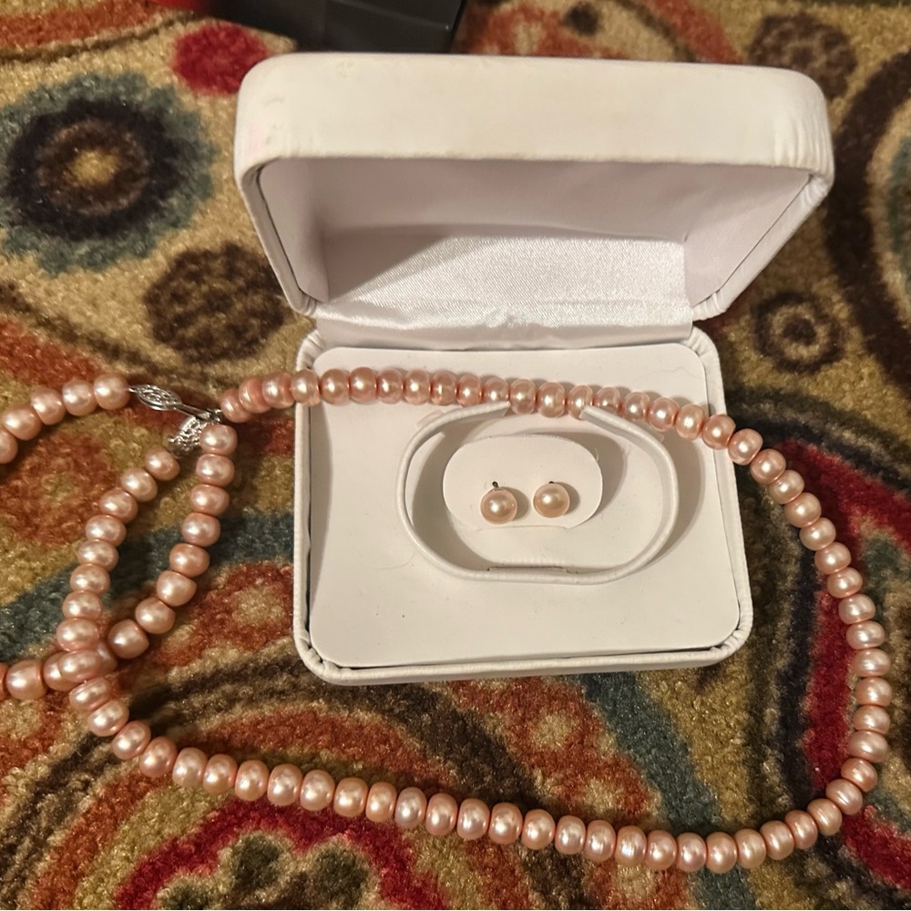 Freshwater pearl jewelry set